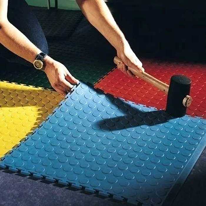 Colored Interlocking Rubber Floor Tiles