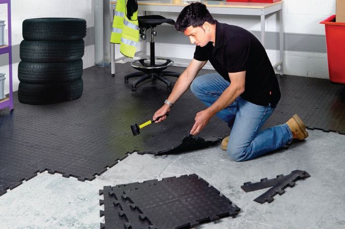 garage rubber flooring Installation